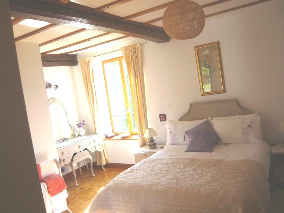 Le Rocher B&B Yvrandes Buitenkant foto
