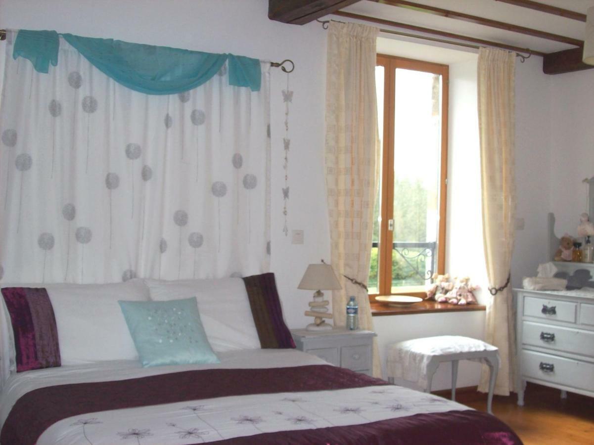 Le Rocher B&B Yvrandes Buitenkant foto