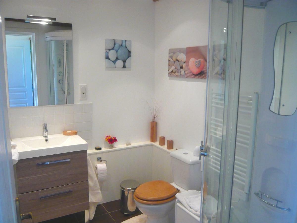 Le Rocher B&B Yvrandes Buitenkant foto