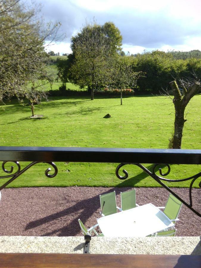 Le Rocher B&B Yvrandes Buitenkant foto