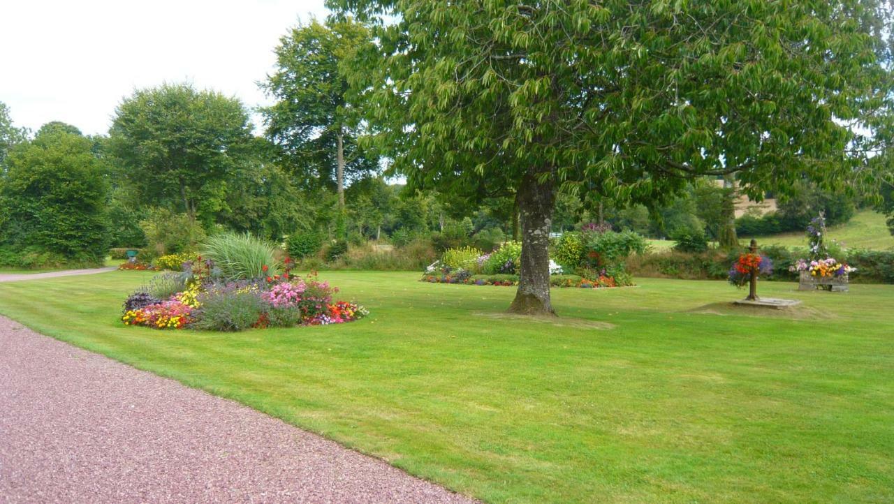 Le Rocher B&B Yvrandes Buitenkant foto