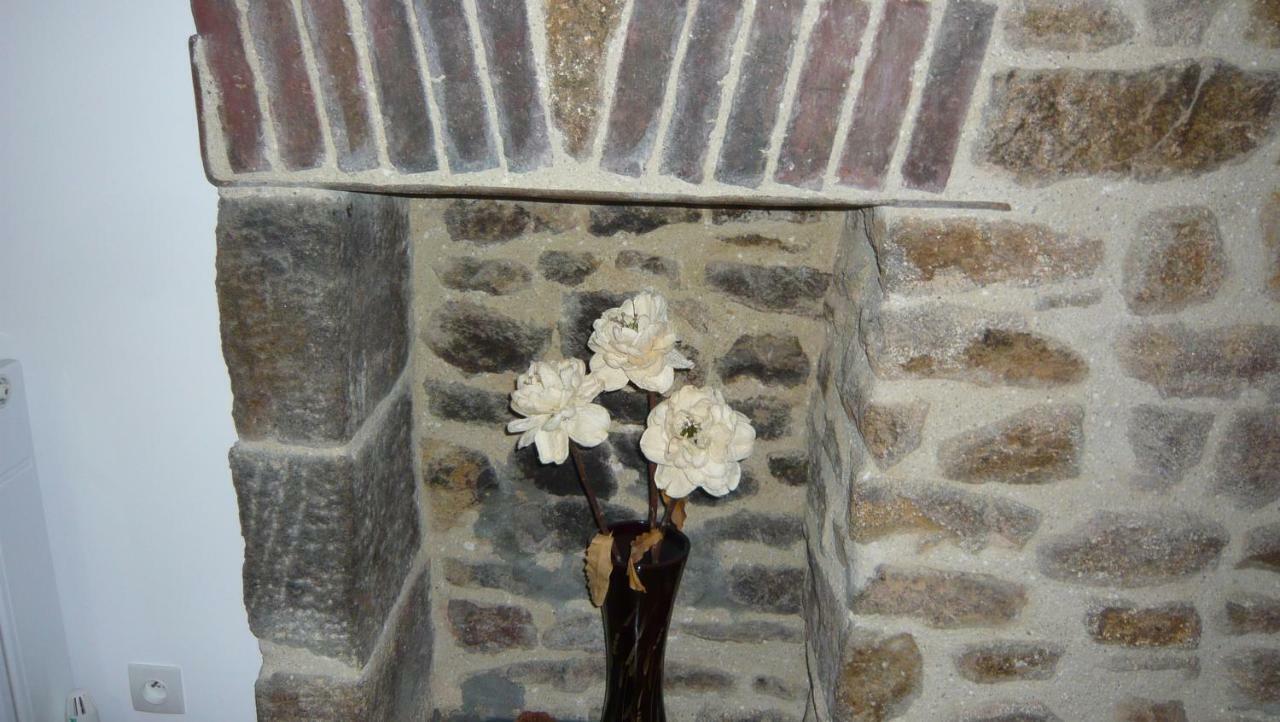 Le Rocher B&B Yvrandes Buitenkant foto