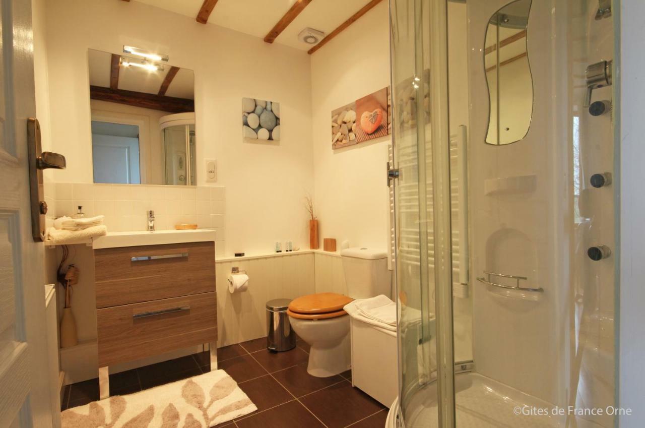 Le Rocher B&B Yvrandes Buitenkant foto